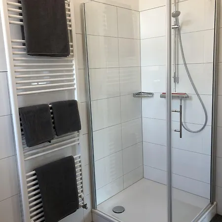 Bahnhofstrasse 25 3* كلوبنبورغ